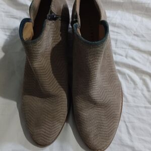 Lucky Brand Tan Ankle Boots